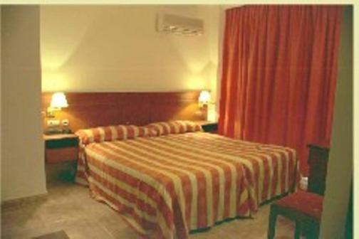 Gran Hostal El Chiscon Colmenar Viejo Room photo